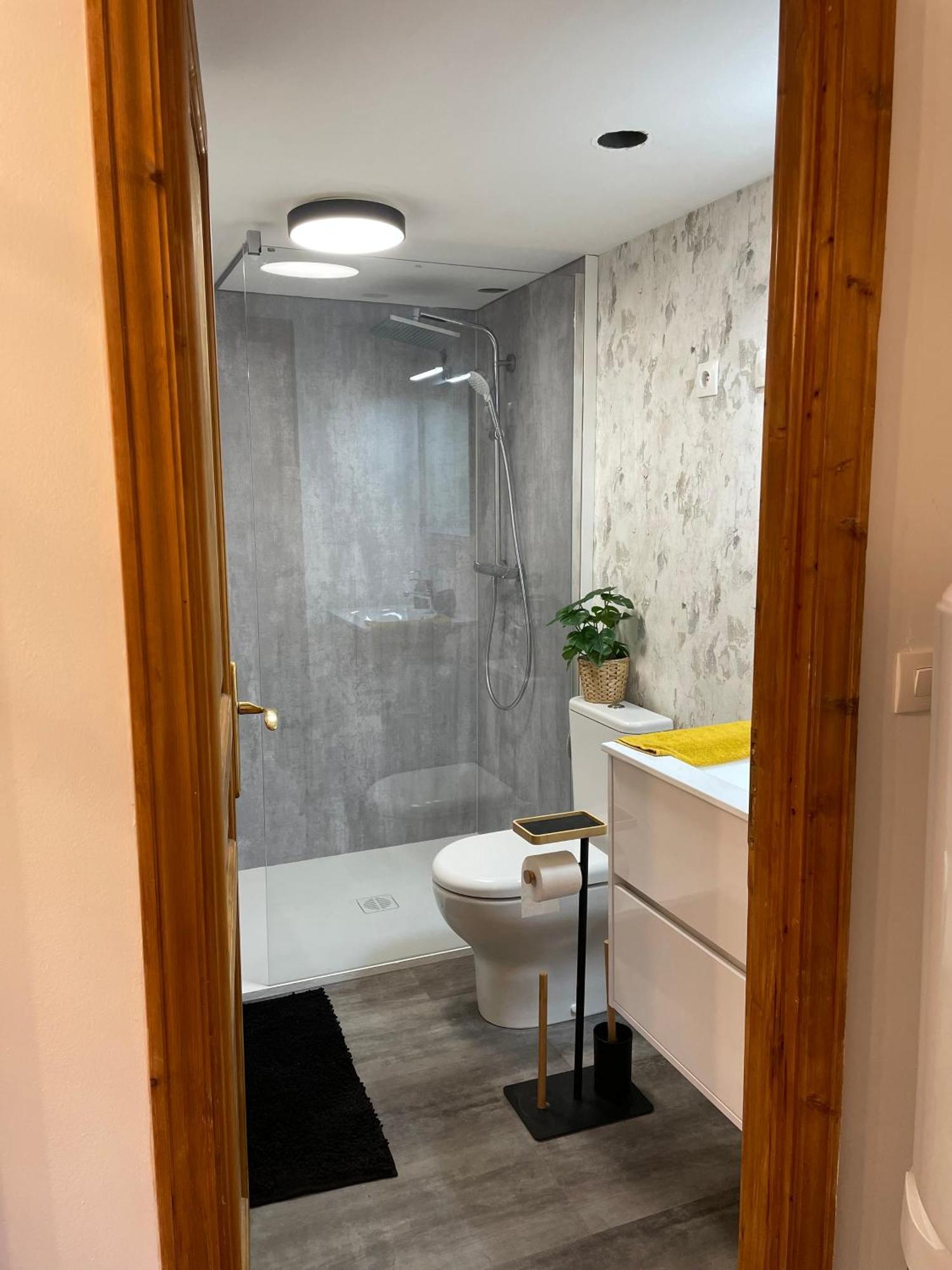 Cosy En Plein Centre - 2 Guests Appartement *